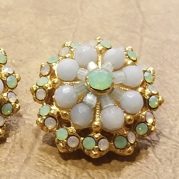 RARE DESIGNER VINTAGE JOSE & MARIA BARRERA FLOWER ROUND CLUSTER Crystal Earrings - Picture 10 of 12